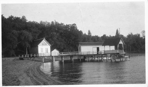 img-knapp_boat_house.15.jpg